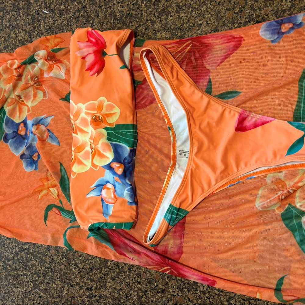 Floral 3 piece Orange 🍊 Bikini & Coverup